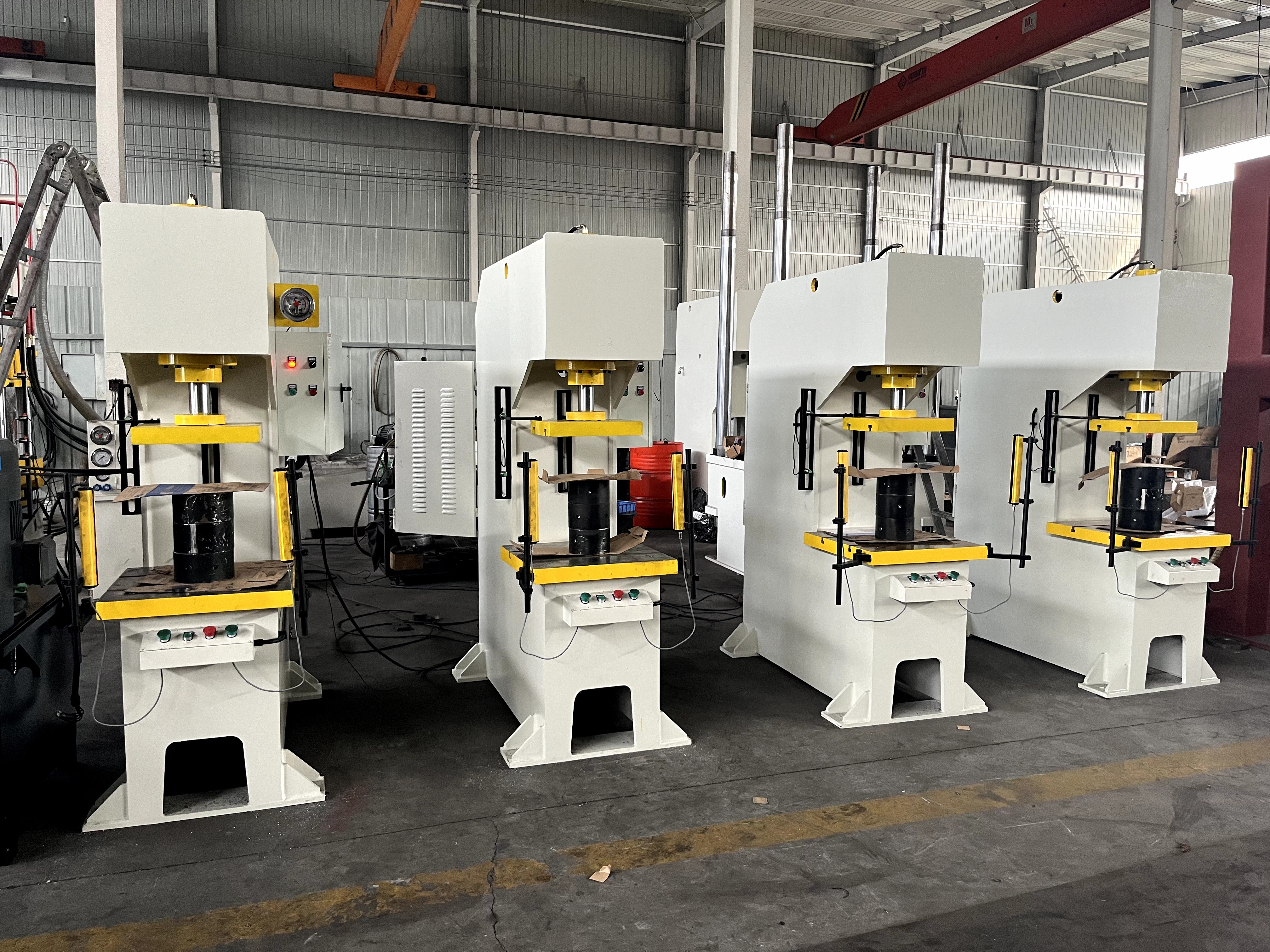 4台25T单臂液压机