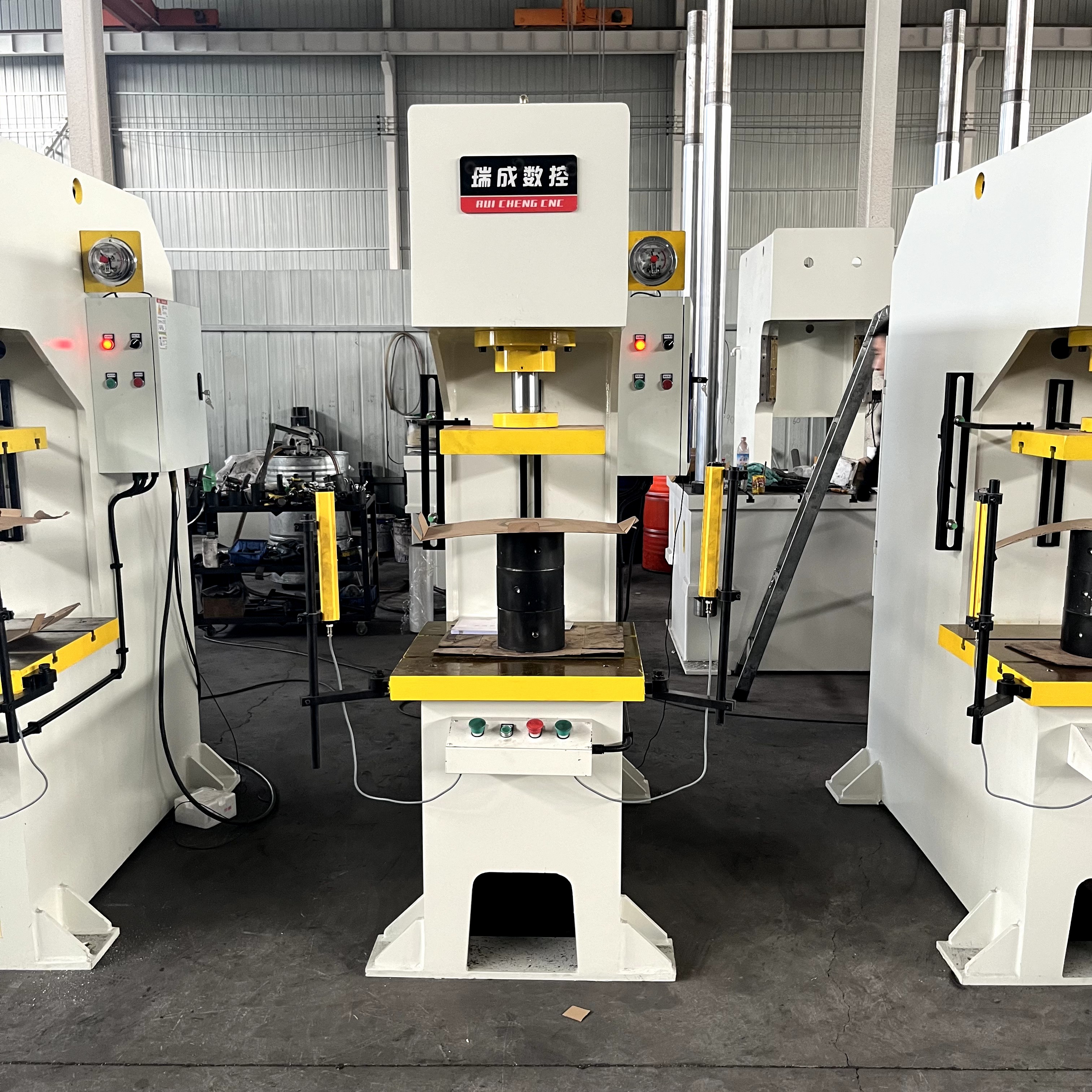 4台25T单臂液压机