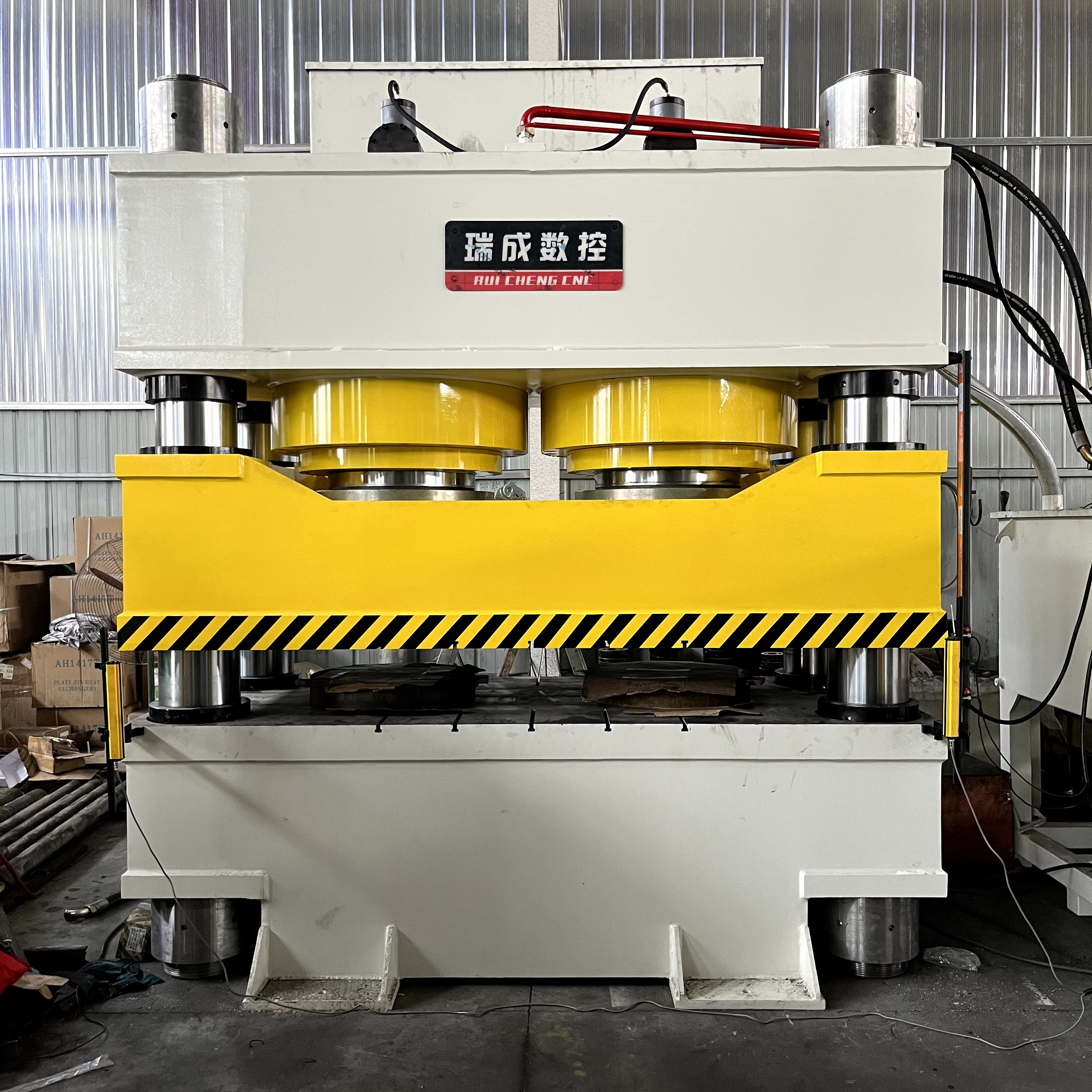 1400T三梁四柱双缸液压机（汽车内饰专用）