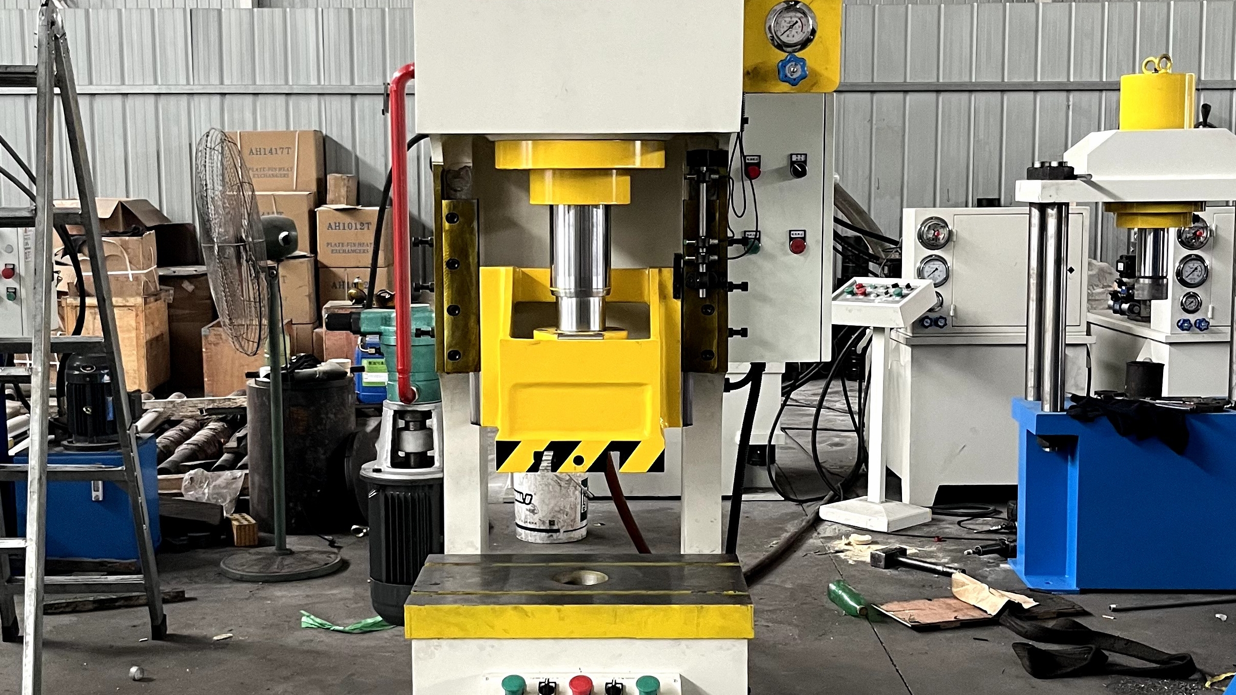 25T小吨位液压冲床